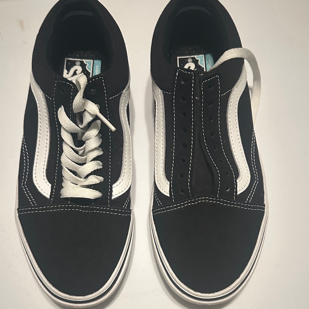 Classic Black & White Skate Sneakers - Men's